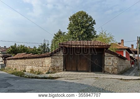 Panagyurishte, Bulgaria - September 07, 2011: View Of A Residential Neighborhood Of Old Houses With 
