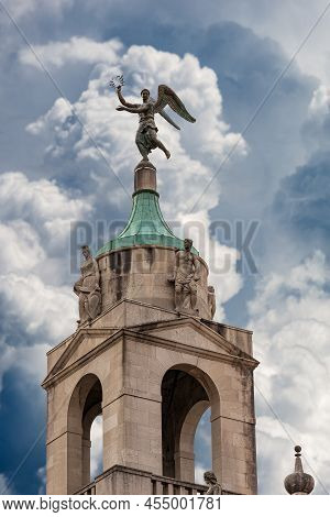 Padua Downtown (padova), Detail Of Moroni Palace (palazzo Moroni), Town Hall, Bronze Statue Of The W