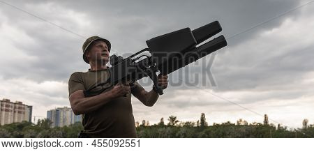 Presentation Of Anti-drone Rifle