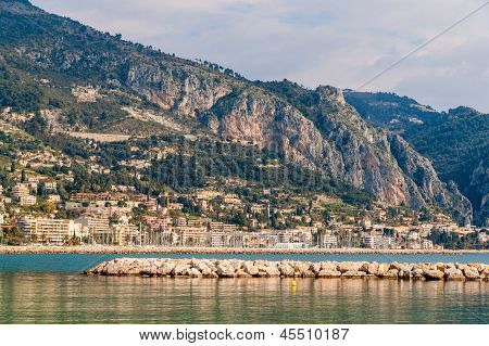 Alpes lígures e Menton cidade do Mediterrâneo - França