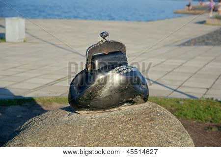 Monument To Purse (purse Luck), Petrozavodsk, Karelia