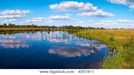 Kesän Aki järvi Panorama