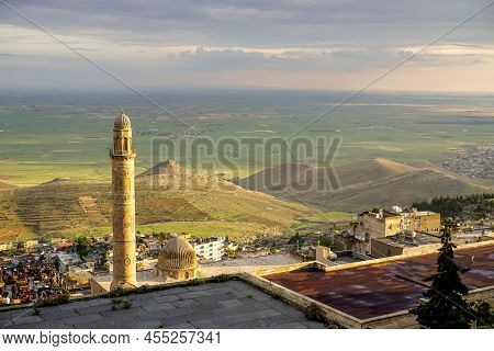 Artuklu Mardin, Turkey 7 May 2022 Mardin Landscape At Sunset With Minaret Of Ulu Cami, Also Known As