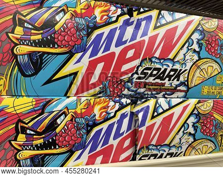 Grovetown, Ga Usa - 05 20 22: Retail Store Mtn Dew Soft Drink Spark 12 Pack