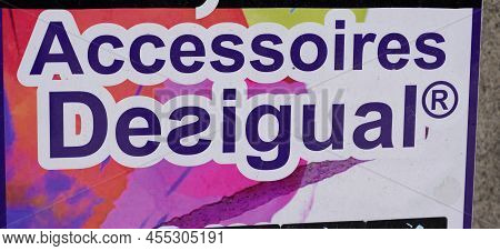 Bordeaux , Aquitaine  France - 05 15 2022 : Desigual Facade Logo And Text Shop Sign Spain Store Clot