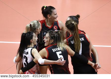 Istanbul, Turkey - December 21, 2021: Turkish Airlines Players Celebrating Score Point During Turkis