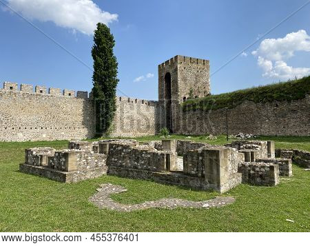 The Remains Of The Sacral Complex In The Smederevo Fortress - Temeljni Ostaci Sakralnog Kompleksa U 