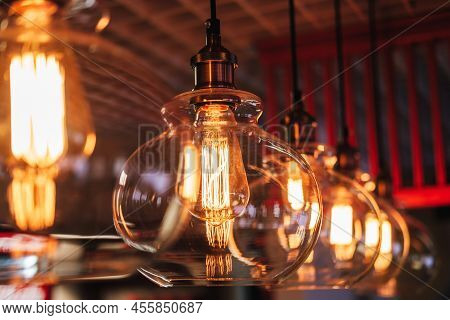 Decorative Round Chandeliers With Incandescent Lamps With Curly Sprial