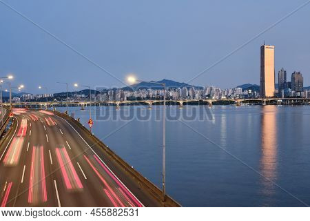 Dusk View Of Han River And Skyscrapers In Yeouido In Seoul, South Korea