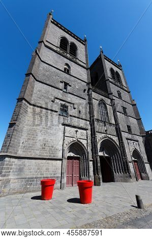 Saint-flour Cathedral - Roman Catholic Church Located In Town Of Saint-flour, Cantal Department, Auv