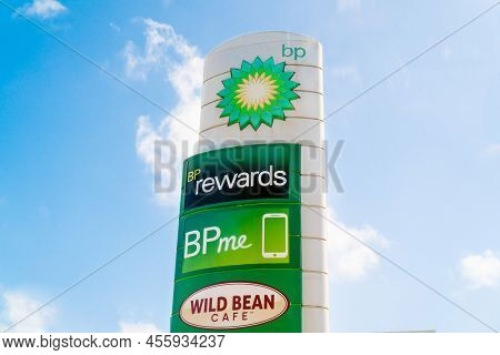 Sydney, Australia 2021-09-25 Bp Petrol Station Gas Station Logo Sign. Wild Bean Cafe. Bp Me Mobile A