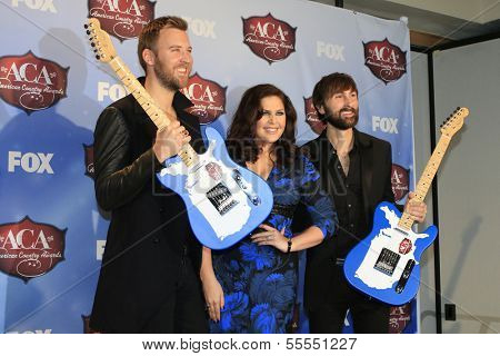 LAS VEGAS - DEC 10:  Lady Antelbellum, Charles Kelley, Hillary Scott, Dave Haywood at the 2013 American Country Awards Press Room at Mandalay Bay Events Center on December 10, 2013 in Las Vegas, NV