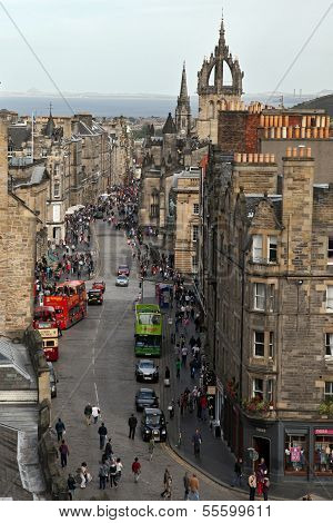 Royal Mile Edinburgh Old Town EDINBURGH - AUGUST 29: People on the Royal Mile main thoroughfare onAu