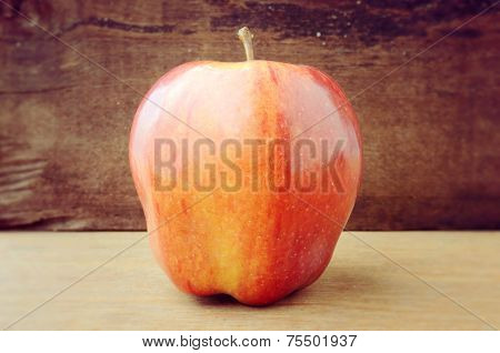 Red Apple
