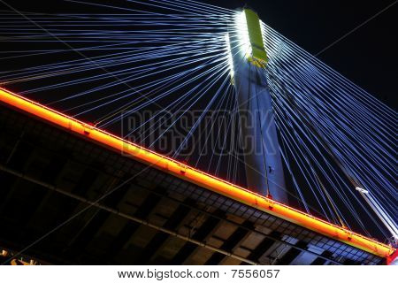 broer i Hong Kong på nat Ting Kau Bridge