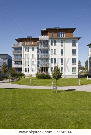 Apartmentbuilding moderna