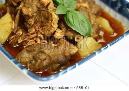 Perinteinen lamb curry
