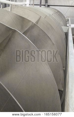 Big screw conveyor in the production of meat