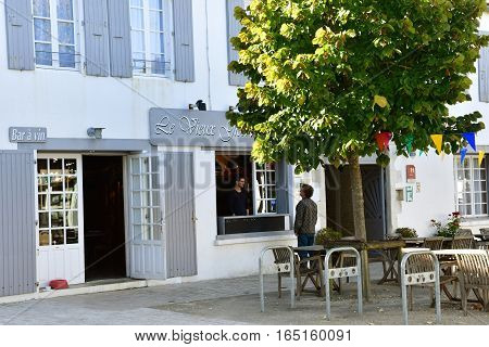 La Couarde sur Mer France - september 26 2016 : restaurant in the picturesque village in autumn