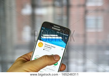 MONTREAL CANADA - DECEMBER 23 2016 : Google Crome Canary on Samsung S7 screen. Chrome Canary is a mix of Chrome developer build and the Chromium snapshot builds.