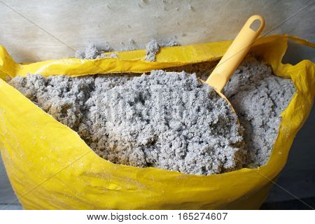 The ecologicaly clean cellulose insulation, insulation from recycled newsprint