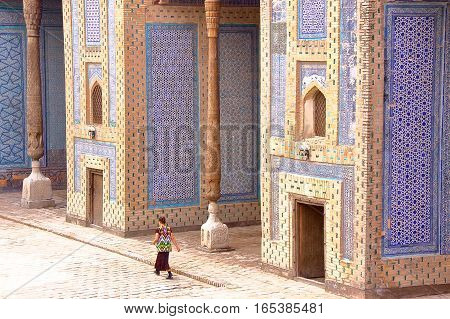 KHIVA, UZBEKISTAN - MAY 3, 2011: The courtyard of Tosh Hovli palace