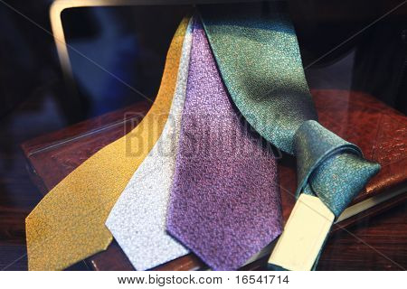 slips i en shopwindow.