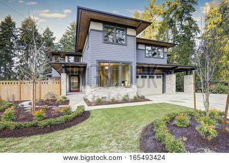 Luxurious New Construction Home In Bellevue, Wa