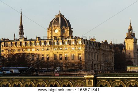 The building of Commercial Court of Paris was built in 1860-1865 by French architect Antoine- Nicolas Bailly.