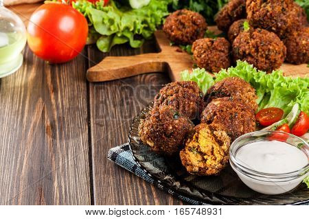 Chickpea Falafel Balls With Vegetables