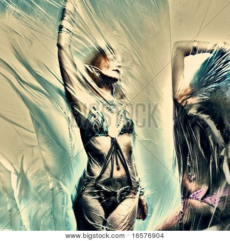 Dansende meisje. Polyethyleen film disco partij. Kunst foto