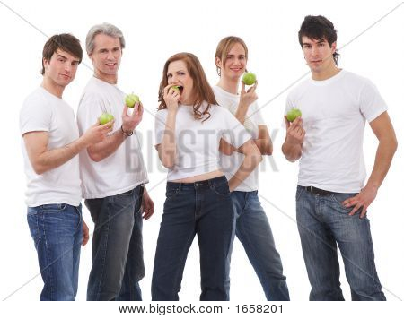 Cinco personas - cinco manzanas verdes