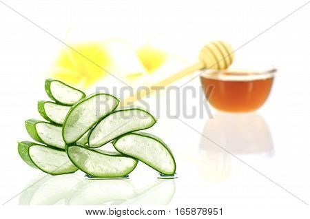 Aloe Vera And Honey For Hair And Facial Treatment.