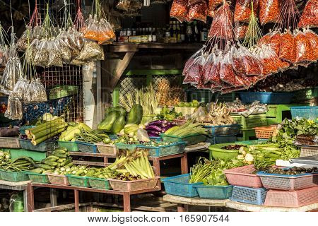 Fruit and vegetable diversity on a food market