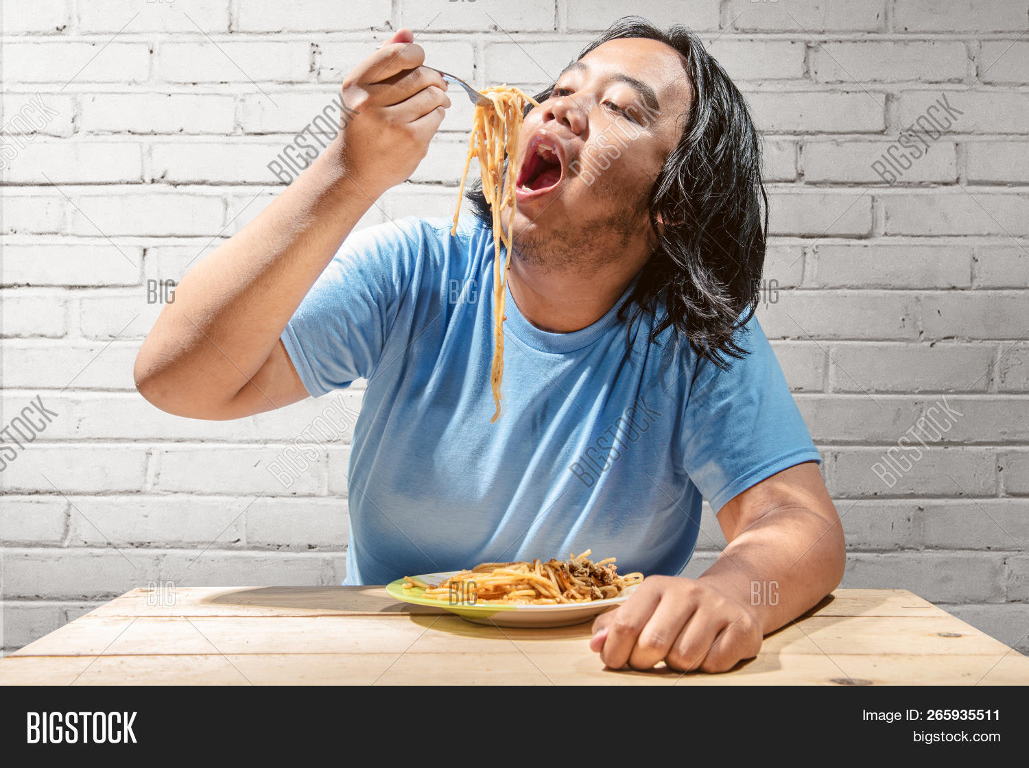 Fat meal. Fat meal. Fat meal. Живот после 20 бургеров. Толстяк с едой.