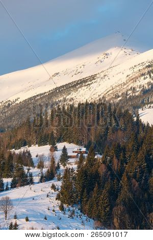 Sunrise Morning Winter Snow Covered Scenery Picturesque Alp Mountain Ridge (ukraine, Carpathian Moun