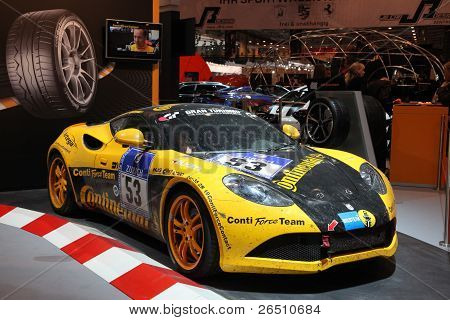 Essen, Alemania - 29 de Nov: Carreras coches Artega
