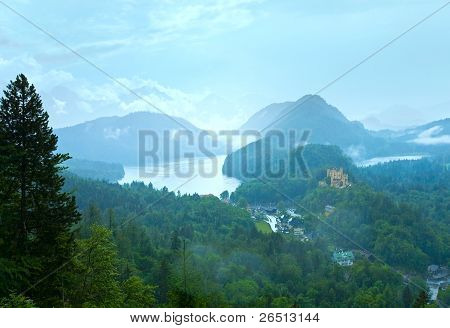 Wolkenbruch Ã¼ber Schloss Neuschwanstein in Bayern