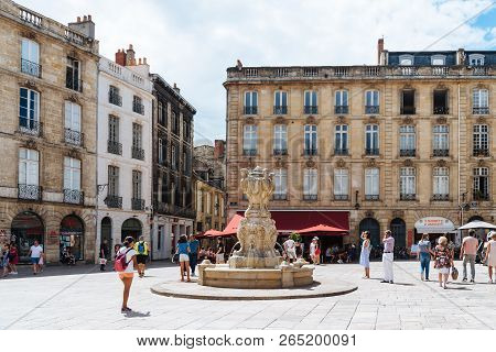 Bordeaux, France - July 22, 2018: Parliament Square Or
Place Du Parlement In French. Crowd Of People