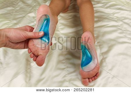 Orthopedic Insoles For Children's Feet. Treatment Of Flatfoot.