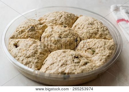 Round Halva / Helva With Pistachio / Kurek Helvasi