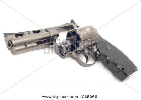 Revolveri kevyempi makro