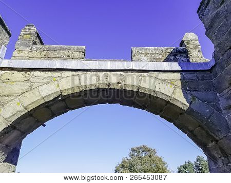 Warwick, Uk - October 21: Picture Of Arch In Warwick Castle On October 21, 2018 In Warwick, Warwicks