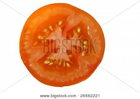 Metà un pomodoro isolato su uno sfondo bianco con tracciato di ritaglio