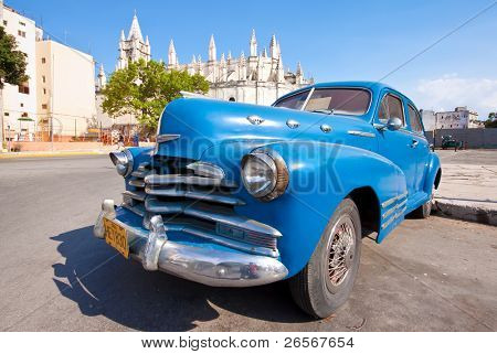 Havanna-április 20:Classic autó április 20,2011, a Havana.Cubans eltartás ezer őket futás, annak ellenére, hogy th