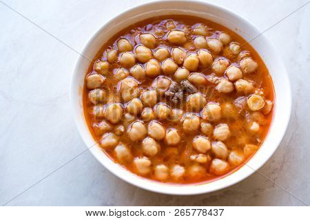 Turkish Food Chickpeas With Meat. / Etli Nohut.
