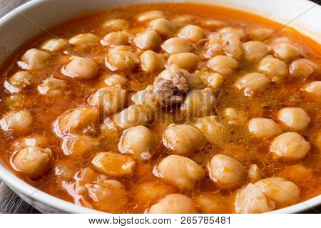 Turkish Food Chickpeas With Meat. / Etli Nohut.