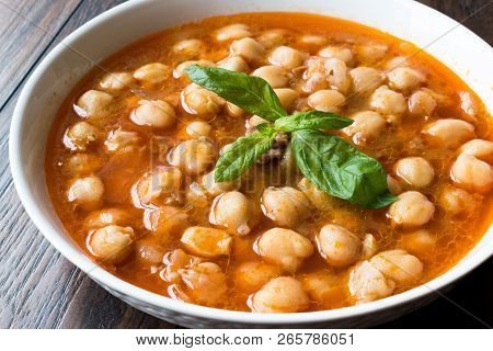 Turkish Food Chickpeas With Meat. / Etli Nohut.