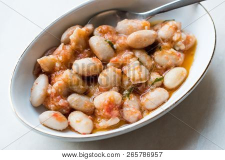 Turkish Appetizer Food Kidney Bean / Barbunya Pilaki.