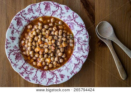 Turkish Nohut Pilaki / Chickpea Stew.